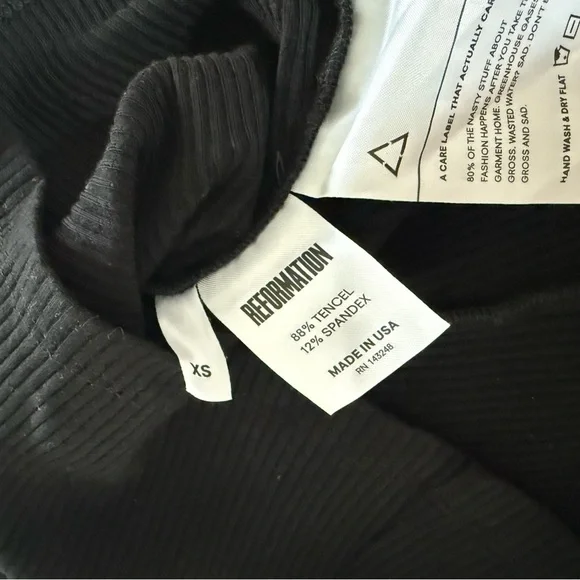 Reformation Black and Blue Fitted Short Sleeve - Picture 3 of 3